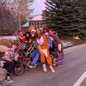 Meet your Posher, Amelia